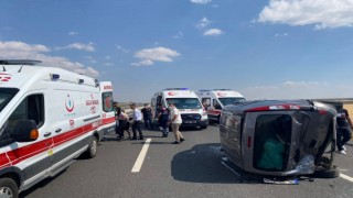 Aksaray’da hafif ticari araç ile otomobil çarpıştı: 7 yaralı
