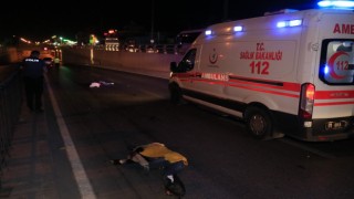 Yolun karşısına geçmek isterken otomobilin çarptığı yabancı uyruklu 2 kız kardeş öldü